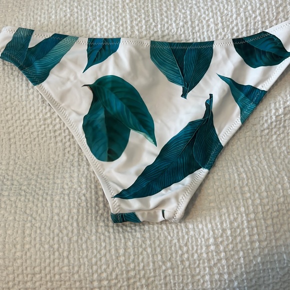 Cupshe bikini - Picture 5 of 6